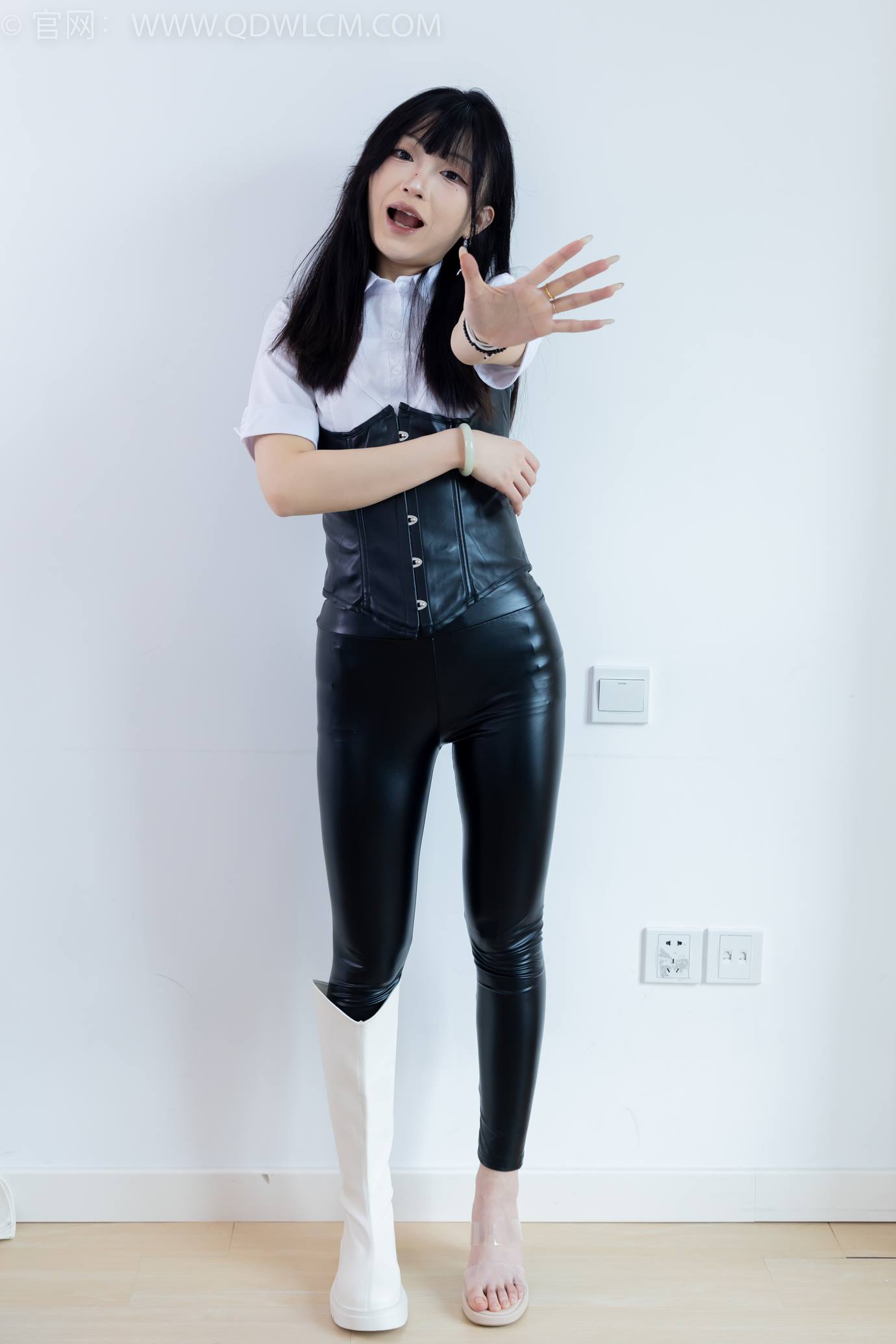 图片[125]-物恋传媒 NO.2289 嘟嘟-长靴、高跟凉鞋、白棉袜、裸足[172P] – 速更版-美库