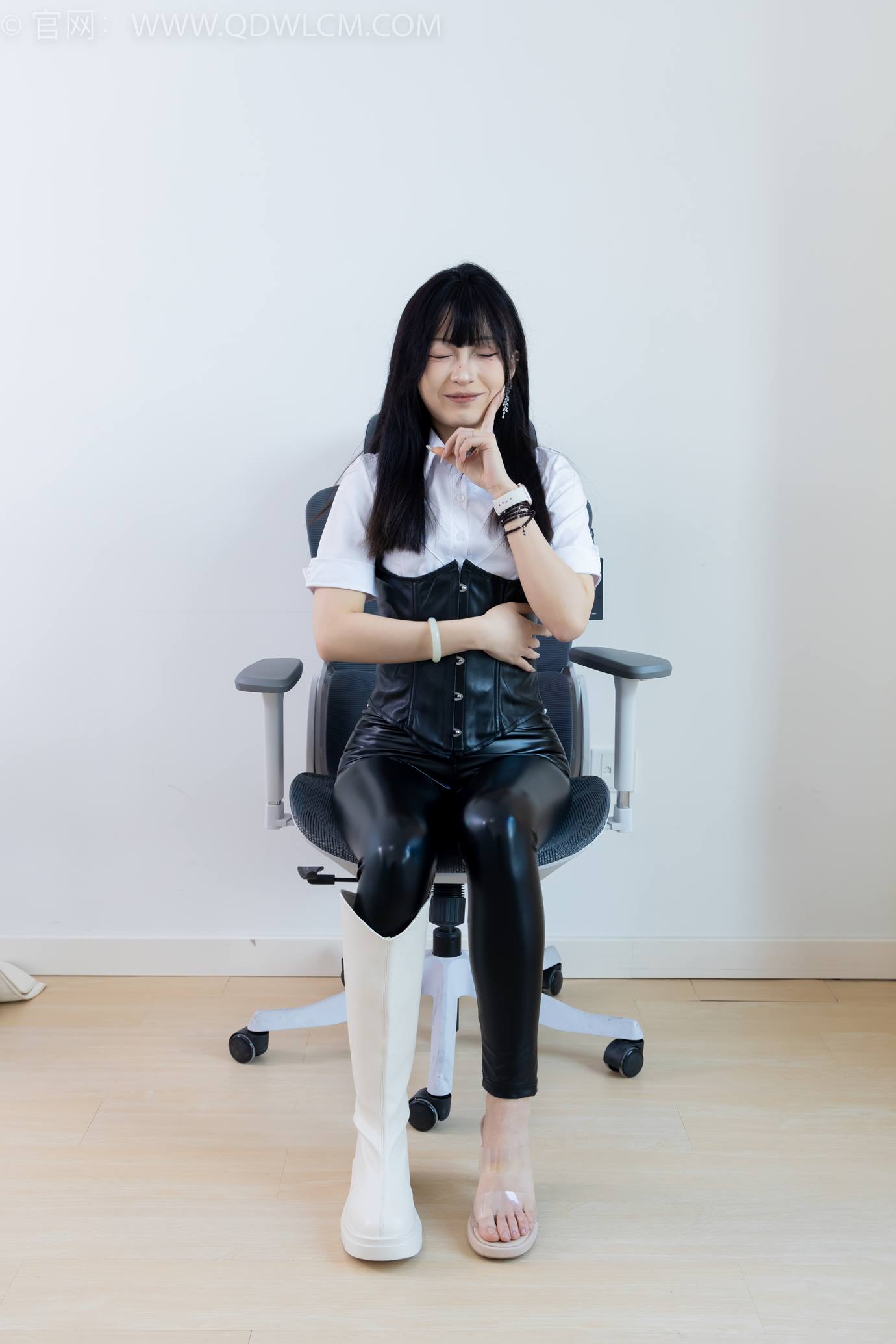 图片[171]-物恋传媒 NO.2289 嘟嘟-长靴、高跟凉鞋、白棉袜、裸足[172P] – 速更版-美库