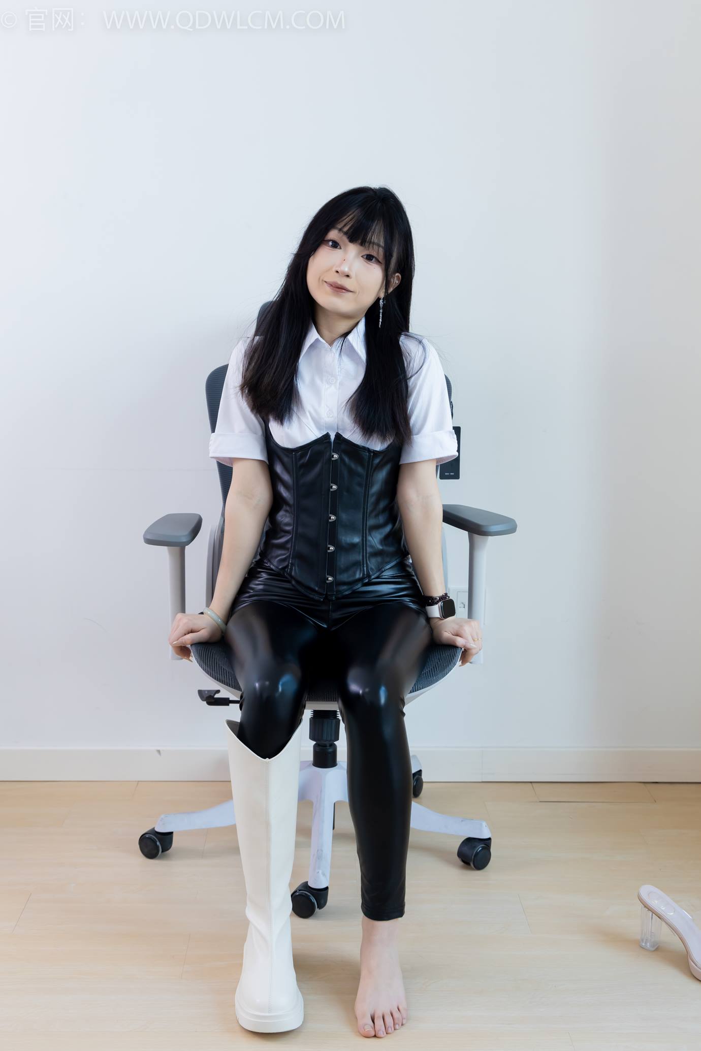 图片[172]-物恋传媒 NO.2289 嘟嘟-长靴、高跟凉鞋、白棉袜、裸足[172P] – 速更版-美库