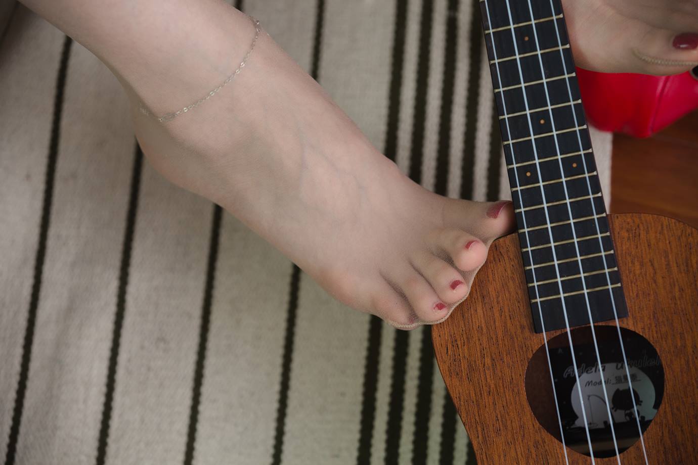 图片[55]-Sia不吃鱼 – 红色高跟[87P] – 速更版-美库