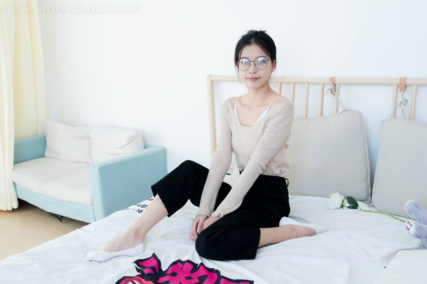 图片[66]-物恋传媒 NO.2290 茯苓-板鞋、皮鞋、白船袜、黑棉袜、皮筋绑脚老头乐挠脚剧情[150P] – 速更版-美库