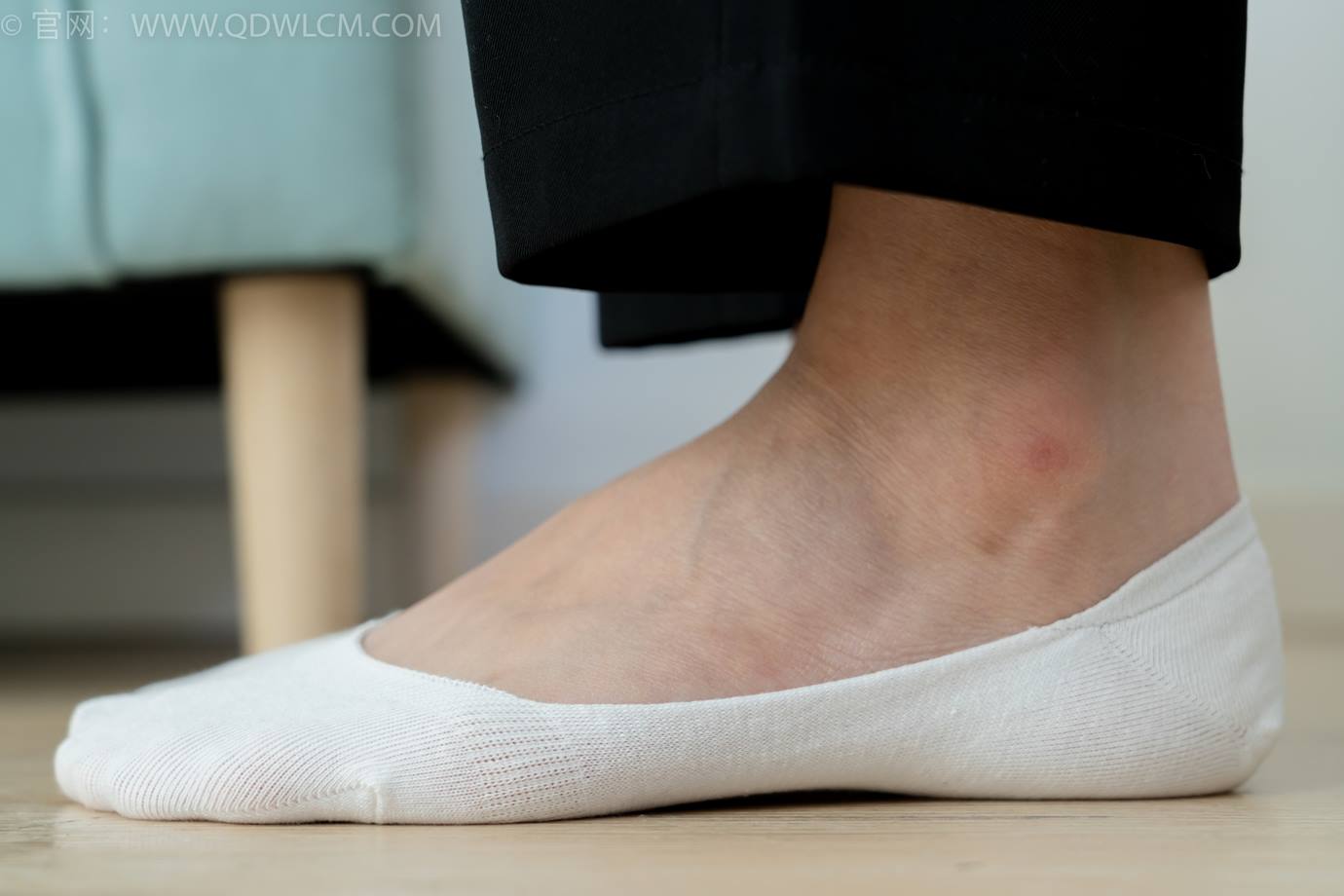 图片[81]-物恋传媒 NO.2290 茯苓-板鞋、皮鞋、白船袜、黑棉袜、皮筋绑脚老头乐挠脚剧情[150P] – 速更版-美库