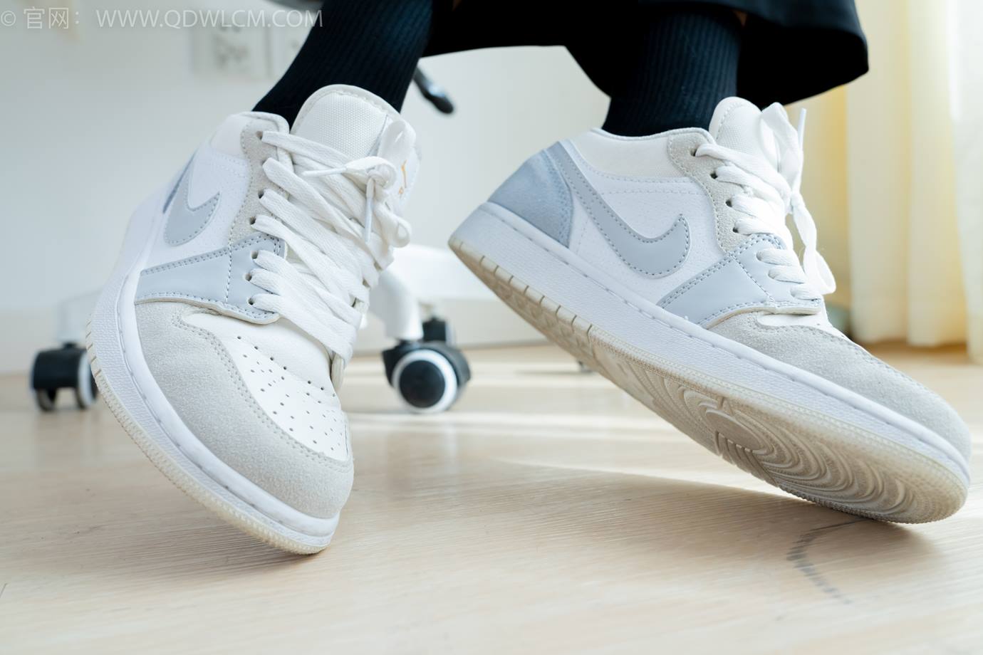 图片[89]-物恋传媒 NO.2290 茯苓-板鞋、皮鞋、白船袜、黑棉袜、皮筋绑脚老头乐挠脚剧情[150P] – 速更版-美库