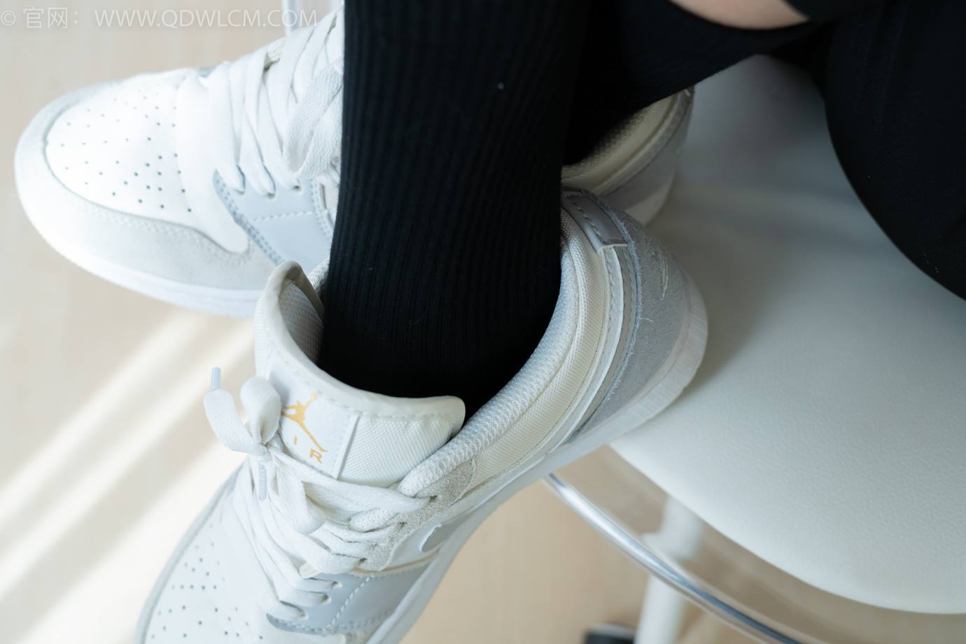 图片[94]-物恋传媒 NO.2290 茯苓-板鞋、皮鞋、白船袜、黑棉袜、皮筋绑脚老头乐挠脚剧情[150P] – 速更版-美库