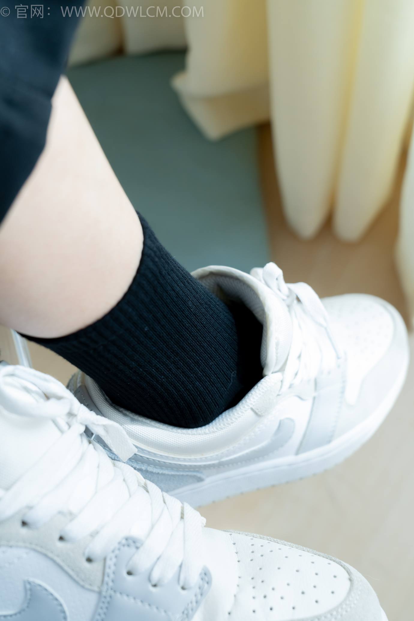 图片[97]-物恋传媒 NO.2290 茯苓-板鞋、皮鞋、白船袜、黑棉袜、皮筋绑脚老头乐挠脚剧情[150P] – 速更版-美库