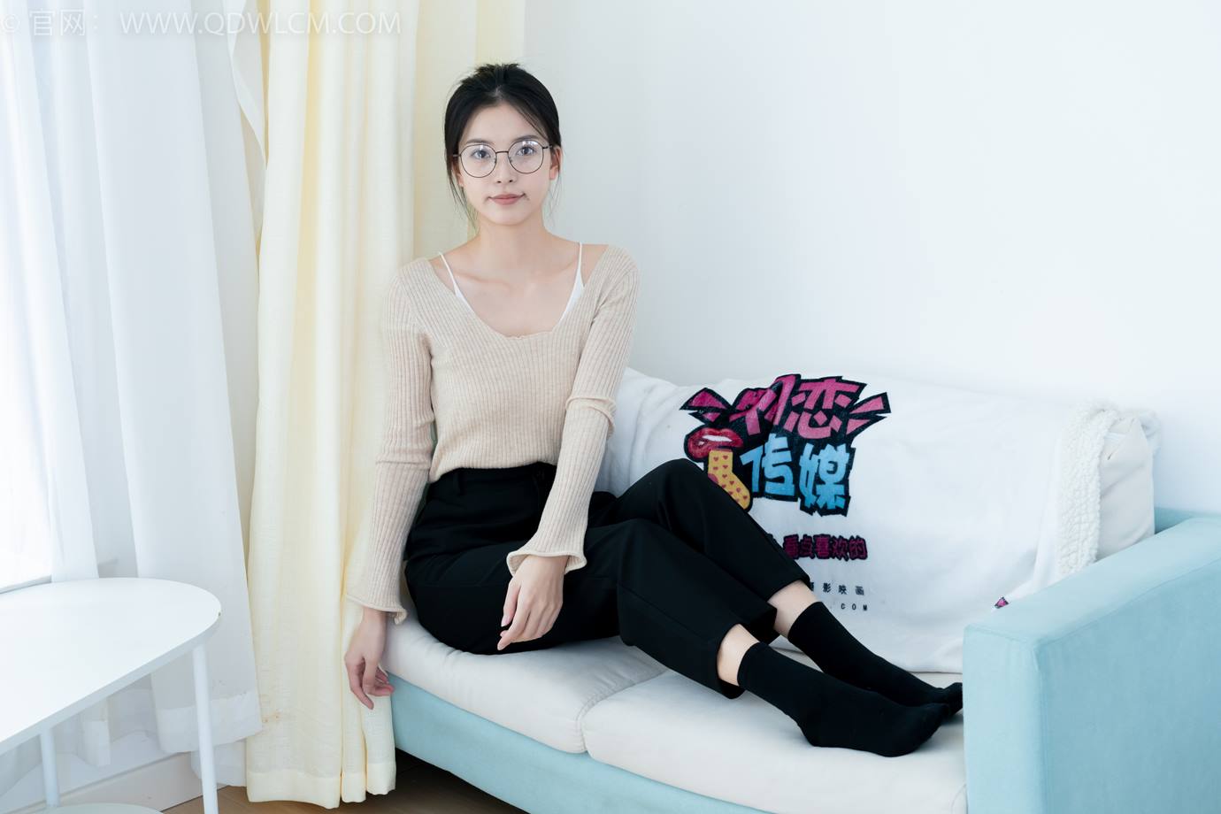 图片[121]-物恋传媒 NO.2290 茯苓-板鞋、皮鞋、白船袜、黑棉袜、皮筋绑脚老头乐挠脚剧情[150P] – 速更版-美库