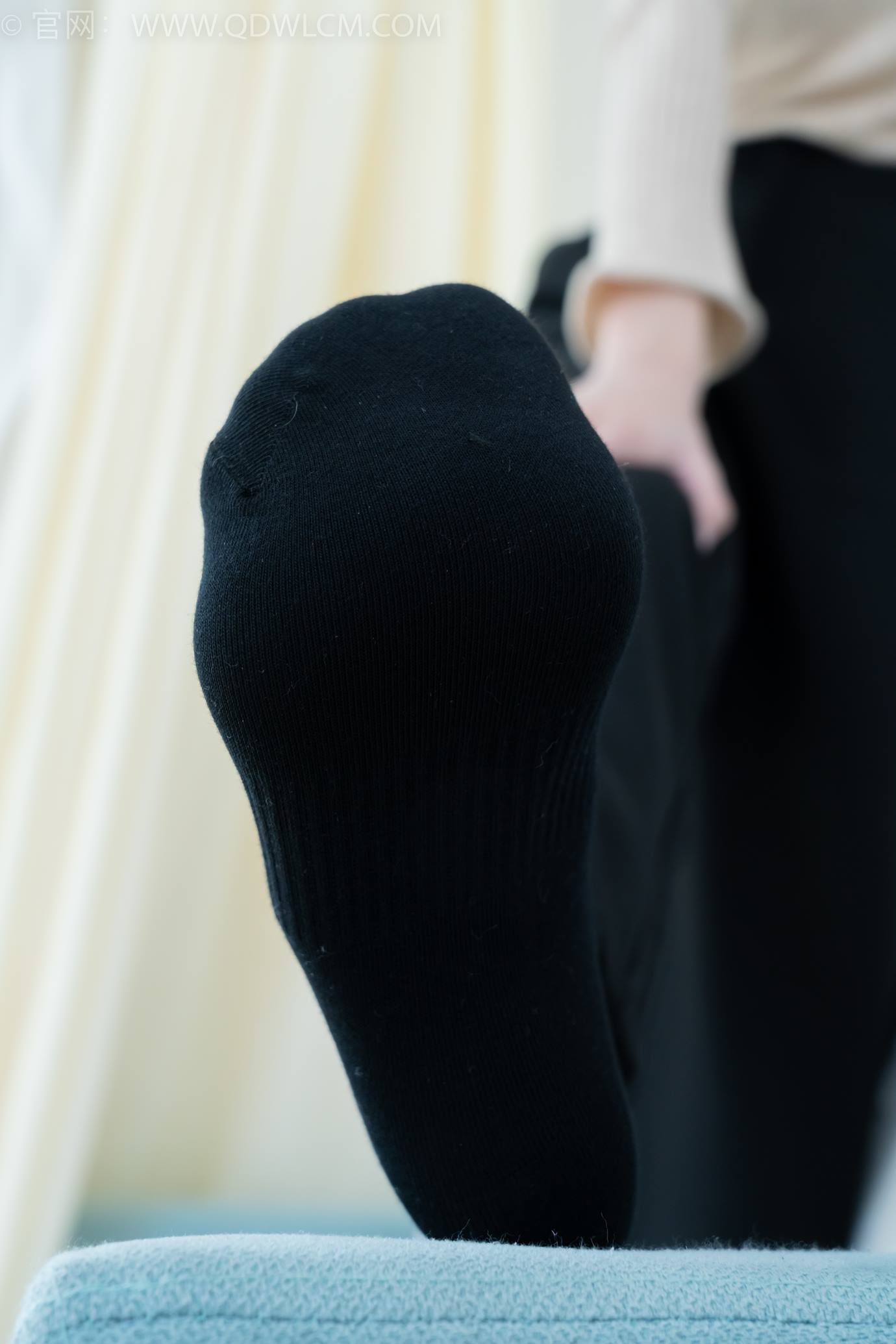 图片[134]-物恋传媒 NO.2290 茯苓-板鞋、皮鞋、白船袜、黑棉袜、皮筋绑脚老头乐挠脚剧情[150P] – 速更版-美库