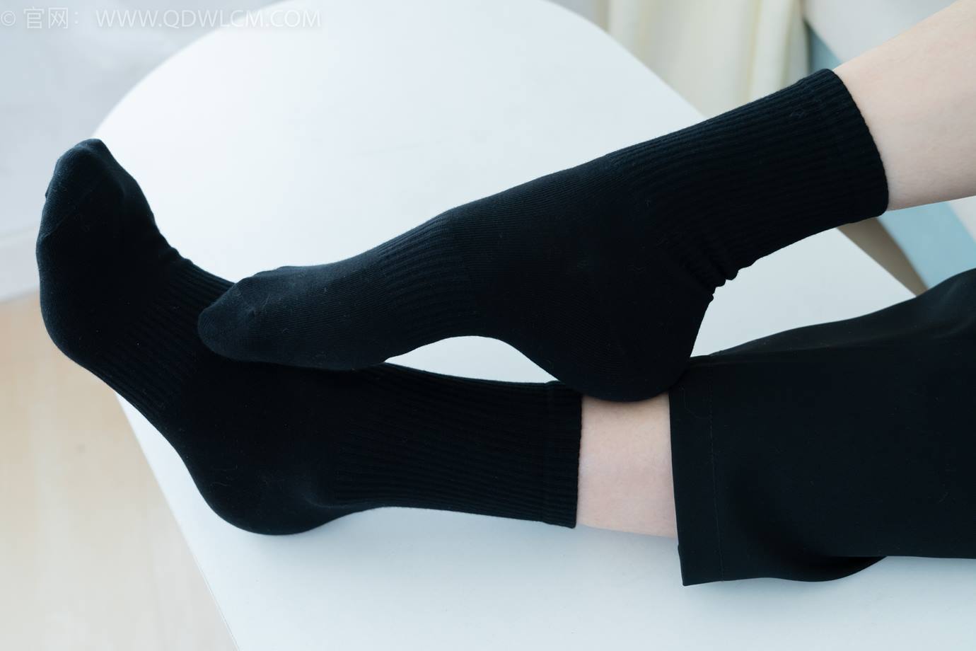 图片[140]-物恋传媒 NO.2290 茯苓-板鞋、皮鞋、白船袜、黑棉袜、皮筋绑脚老头乐挠脚剧情[150P] – 速更版-美库