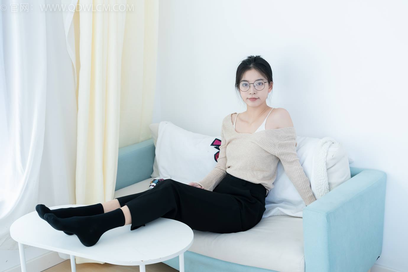 图片[147]-物恋传媒 NO.2290 茯苓-板鞋、皮鞋、白船袜、黑棉袜、皮筋绑脚老头乐挠脚剧情[150P] – 速更版-美库