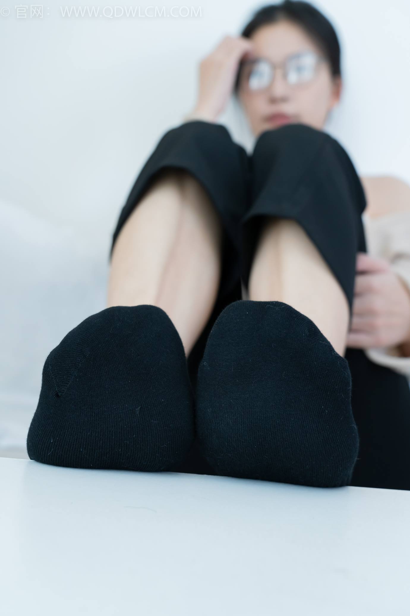 图片[148]-物恋传媒 NO.2290 茯苓-板鞋、皮鞋、白船袜、黑棉袜、皮筋绑脚老头乐挠脚剧情[150P] – 速更版-美库