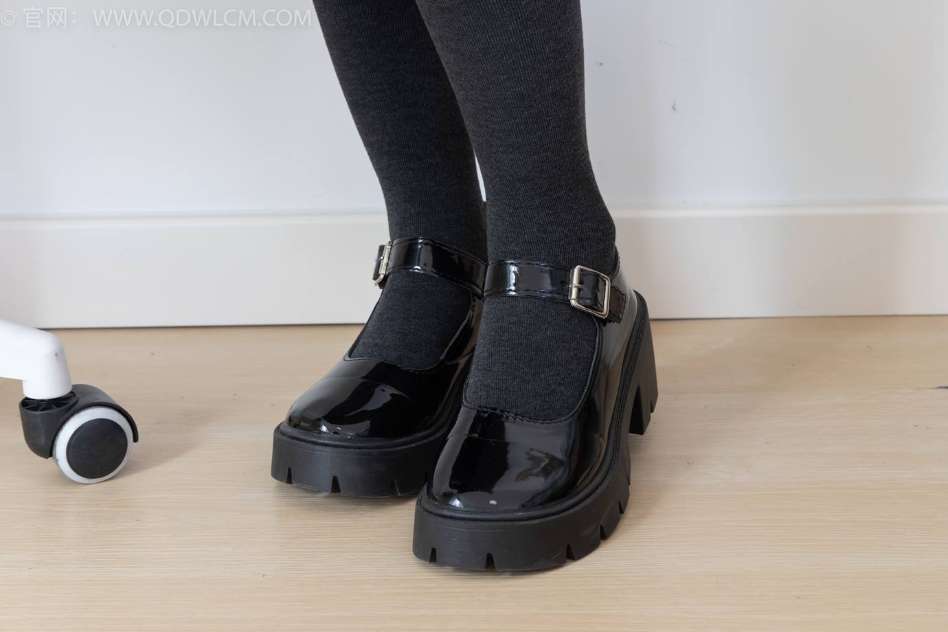 图片[10]-物恋传媒 NO.2291 岚岚-皮鞋、厚灰丝[130P] – 速更版-美库