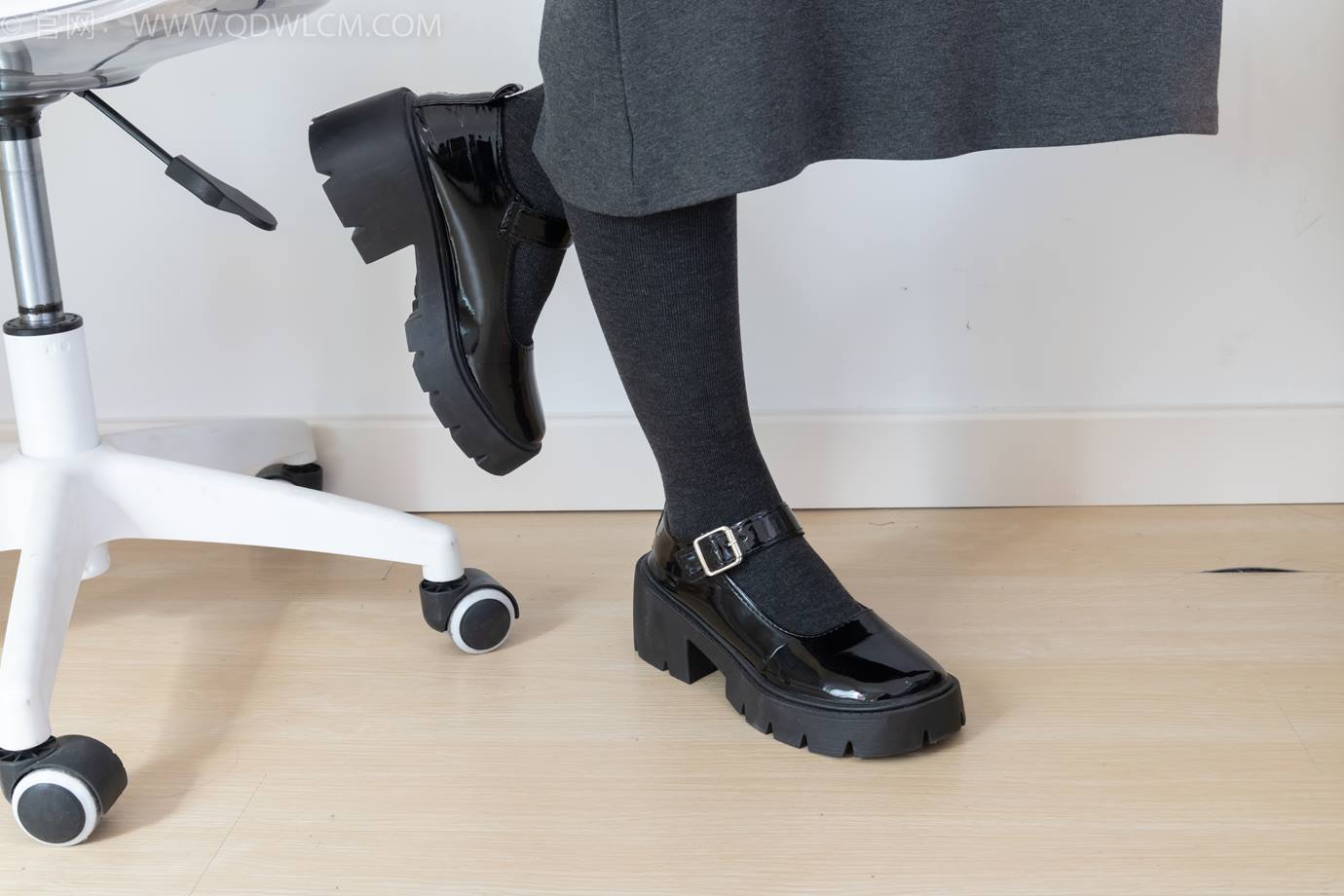 图片[13]-物恋传媒 NO.2291 岚岚-皮鞋、厚灰丝[130P] – 速更版-美库