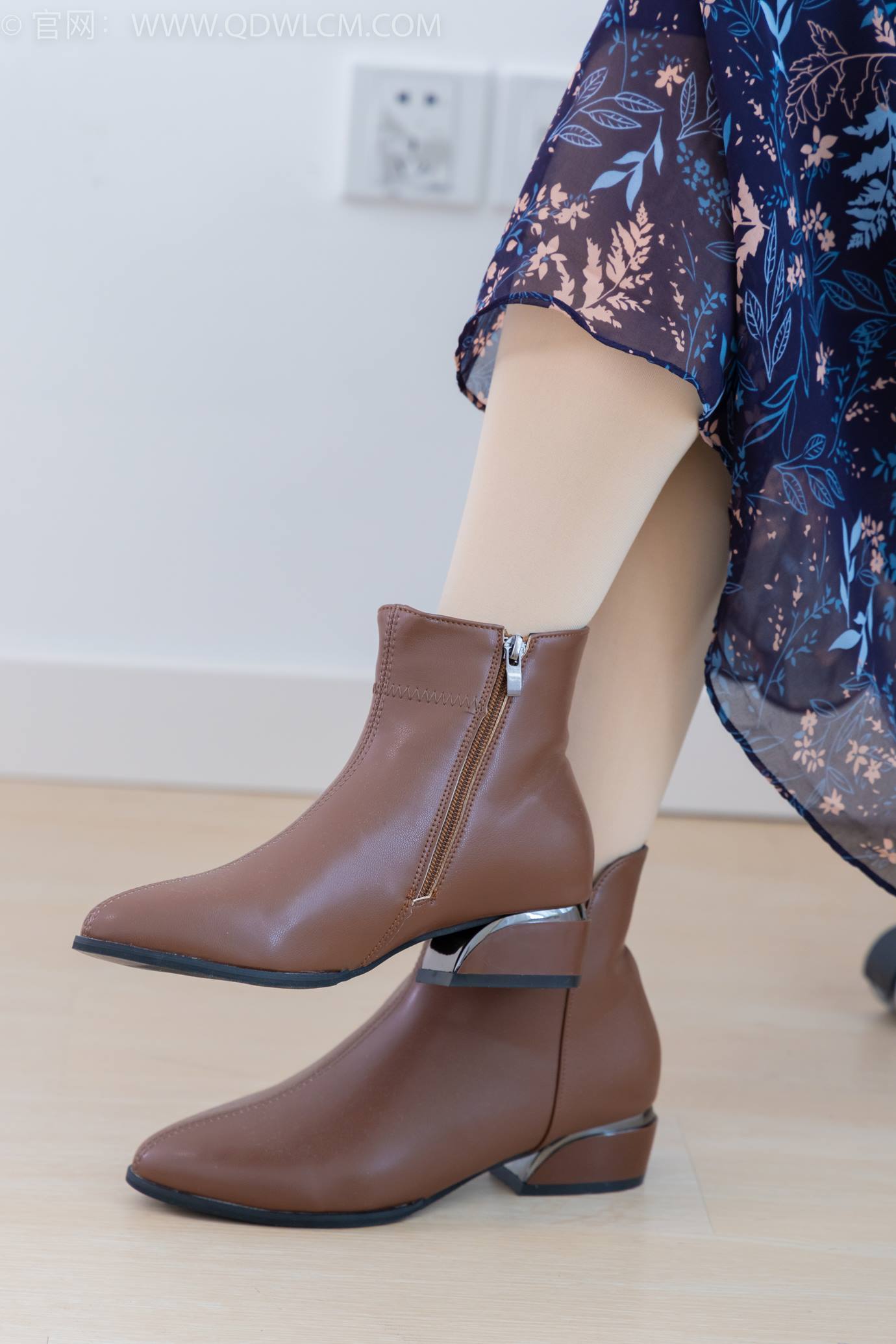 图片[13]-物恋传媒 NO.2292 小酒-短靴、厚肉丝、踩小蛋糕剧情[106P] – 速更版-美库