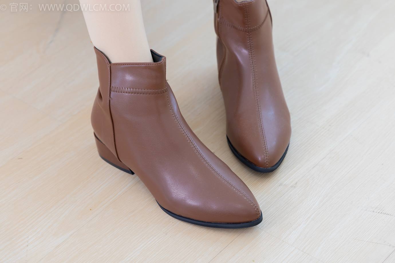 图片[16]-物恋传媒 NO.2292 小酒-短靴、厚肉丝、踩小蛋糕剧情[106P] – 速更版-美库