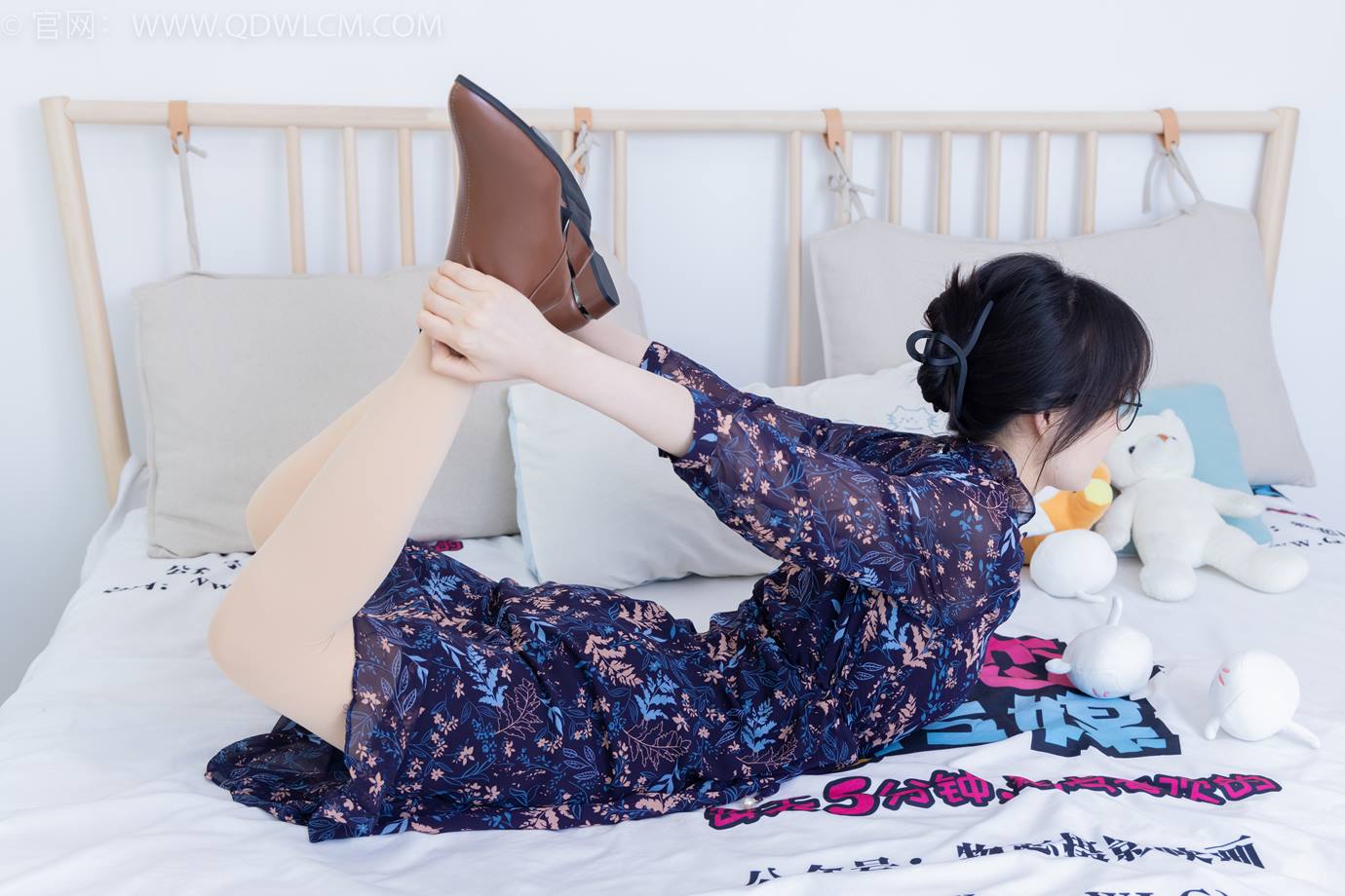 图片[60]-物恋传媒 NO.2292 小酒-短靴、厚肉丝、踩小蛋糕剧情[106P] – 速更版-美库