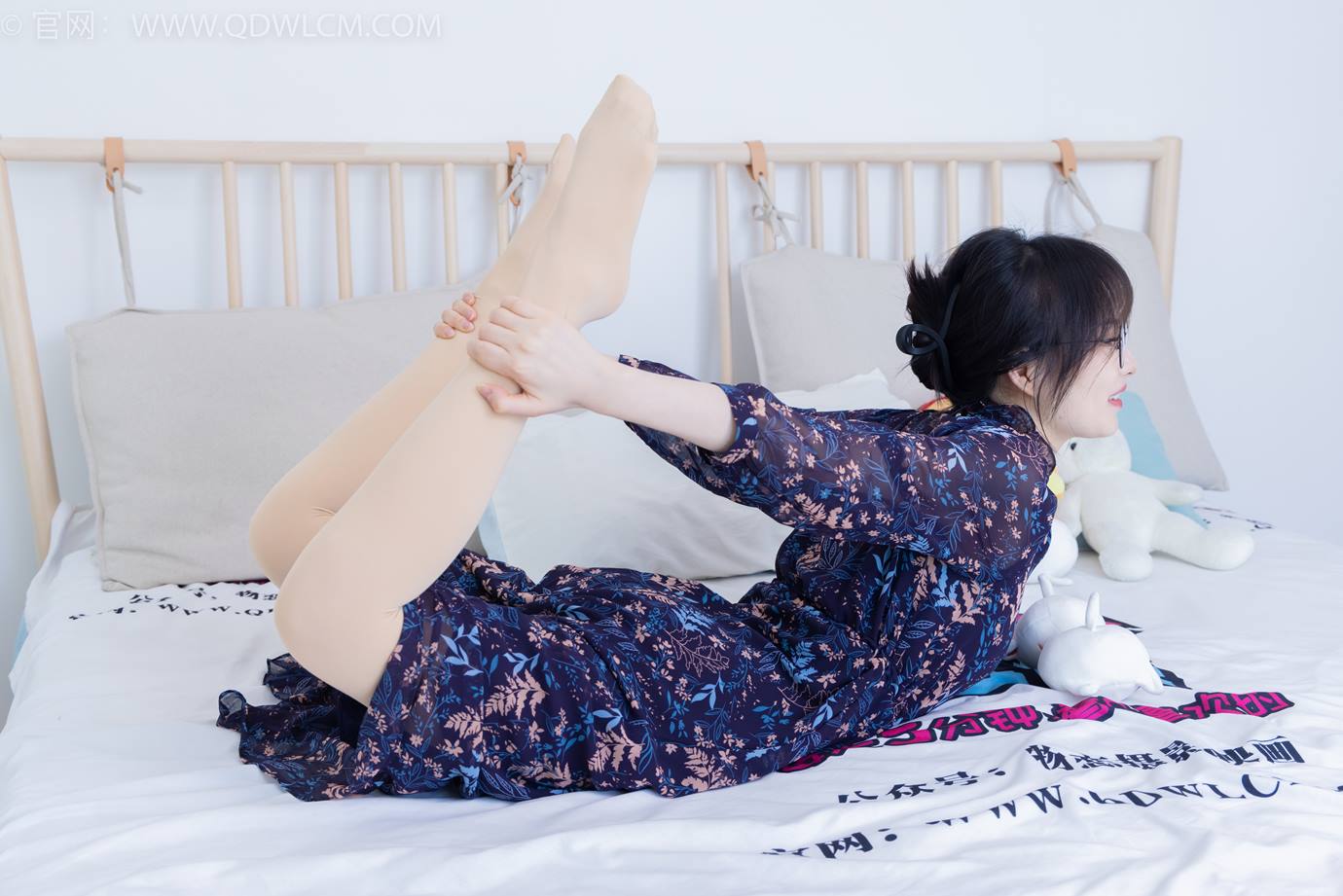 图片[77]-物恋传媒 NO.2292 小酒-短靴、厚肉丝、踩小蛋糕剧情[106P] – 速更版-美库