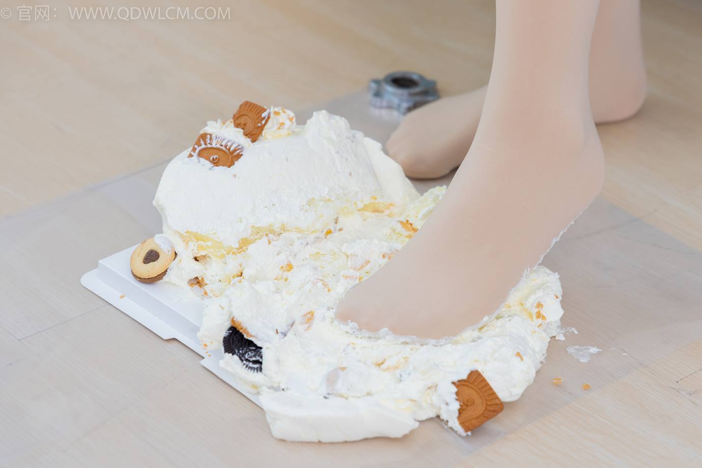 图片[94]-物恋传媒 NO.2292 小酒-短靴、厚肉丝、踩小蛋糕剧情[106P] – 速更版-美库