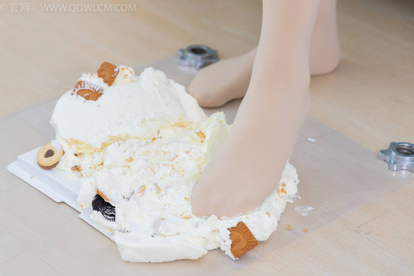 图片[95]-物恋传媒 NO.2292 小酒-短靴、厚肉丝、踩小蛋糕剧情[106P] – 速更版-美库