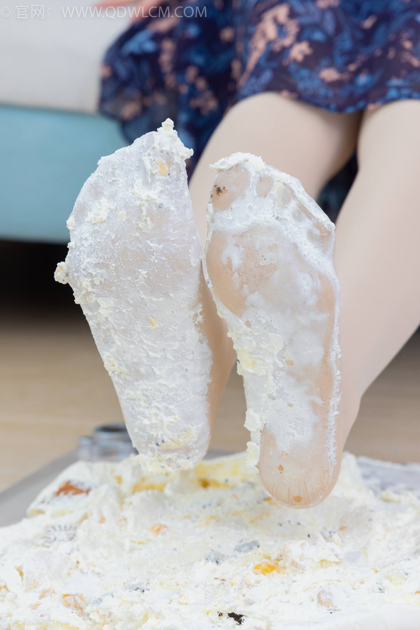 图片[105]-物恋传媒 NO.2292 小酒-短靴、厚肉丝、踩小蛋糕剧情[106P] – 速更版-美库