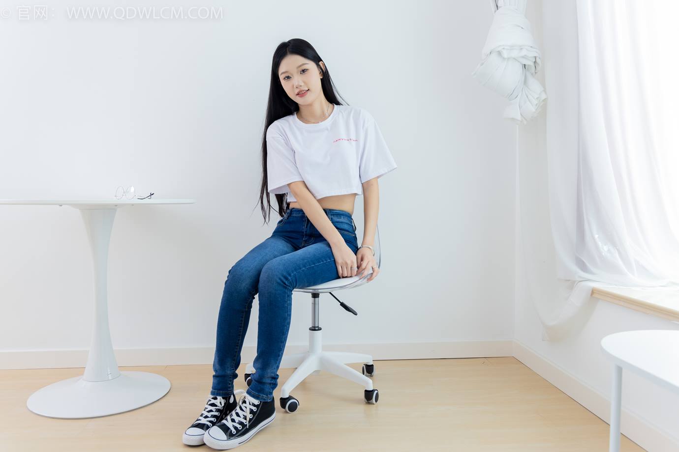 图片[23]-物恋传媒 NO.2293 小竹-匡威帆布鞋、粉色船袜、肚子疼揉肚子剧情[160P] – 速更版-美库