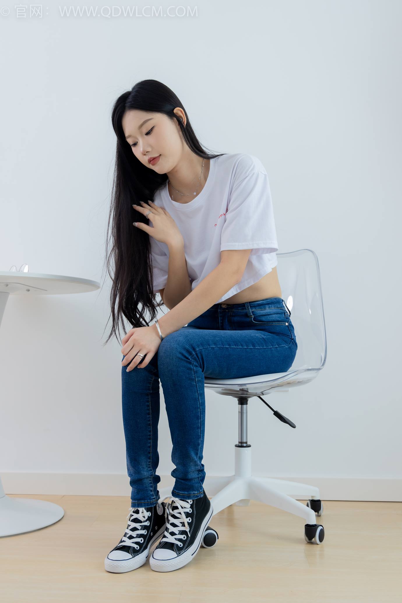 图片[32]-物恋传媒 NO.2293 小竹-匡威帆布鞋、粉色船袜、肚子疼揉肚子剧情[160P] – 速更版-美库