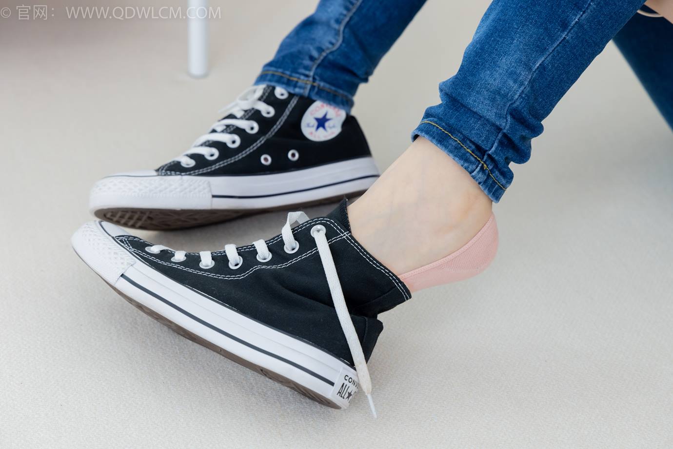 图片[37]-物恋传媒 NO.2293 小竹-匡威帆布鞋、粉色船袜、肚子疼揉肚子剧情[160P] – 速更版-美库