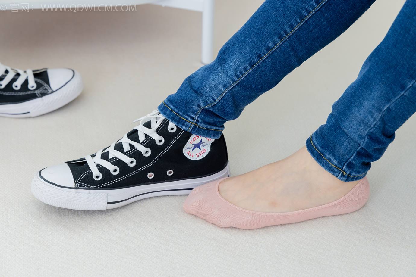 图片[49]-物恋传媒 NO.2293 小竹-匡威帆布鞋、粉色船袜、肚子疼揉肚子剧情[160P] – 速更版-美库