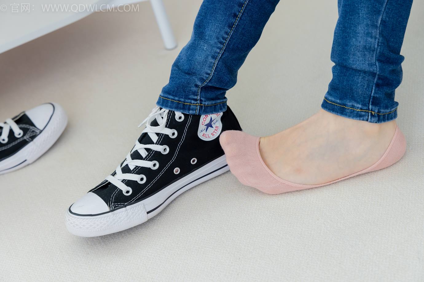 图片[50]-物恋传媒 NO.2293 小竹-匡威帆布鞋、粉色船袜、肚子疼揉肚子剧情[160P] – 速更版-美库