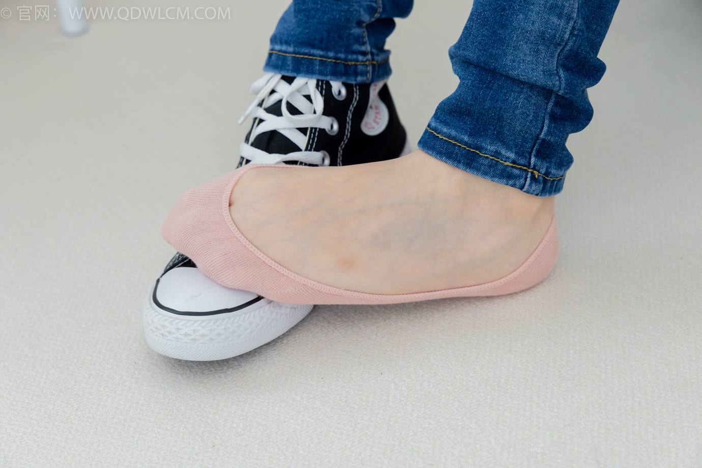 图片[51]-物恋传媒 NO.2293 小竹-匡威帆布鞋、粉色船袜、肚子疼揉肚子剧情[160P] – 速更版-美库