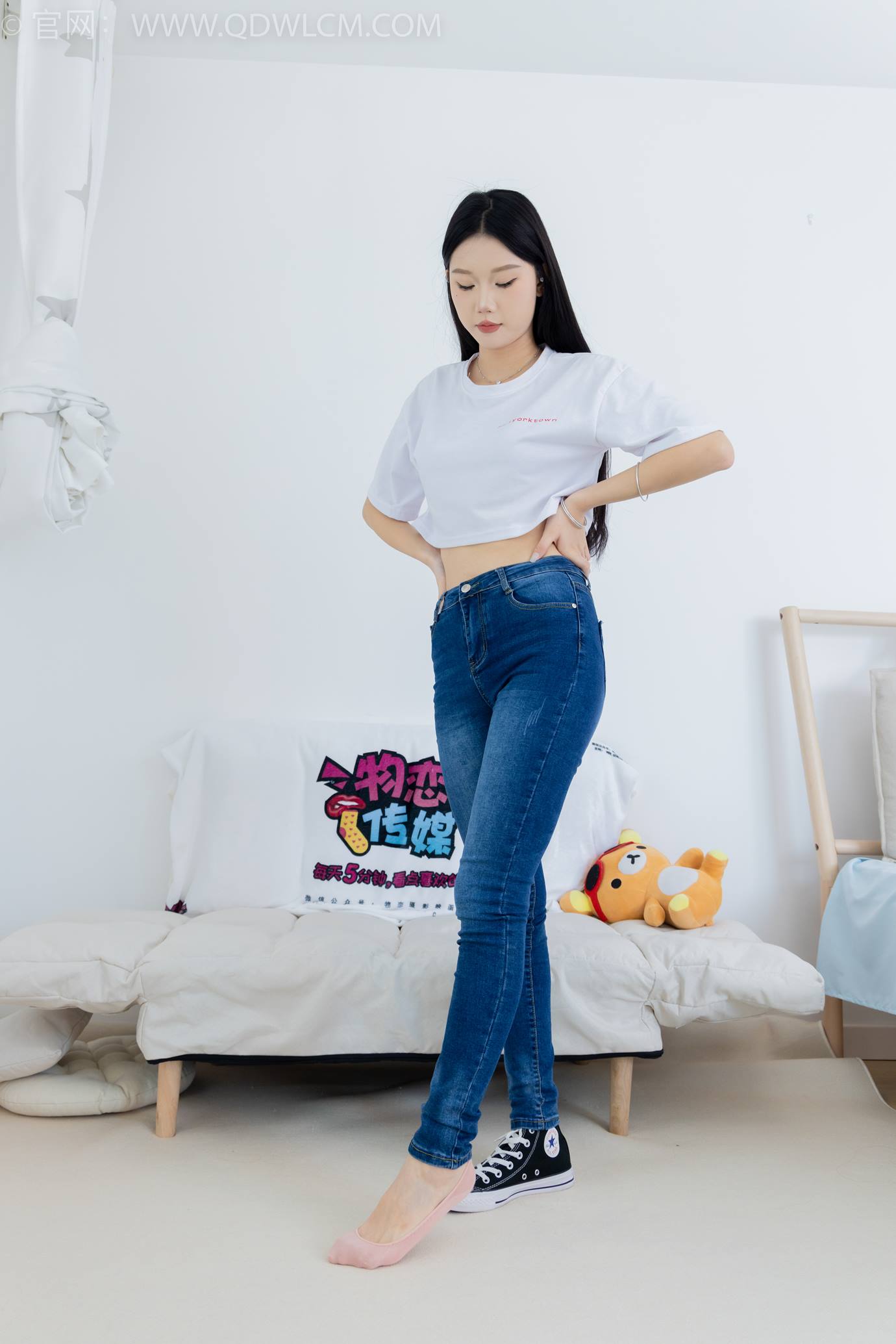 图片[56]-物恋传媒 NO.2293 小竹-匡威帆布鞋、粉色船袜、肚子疼揉肚子剧情[160P] – 速更版-美库