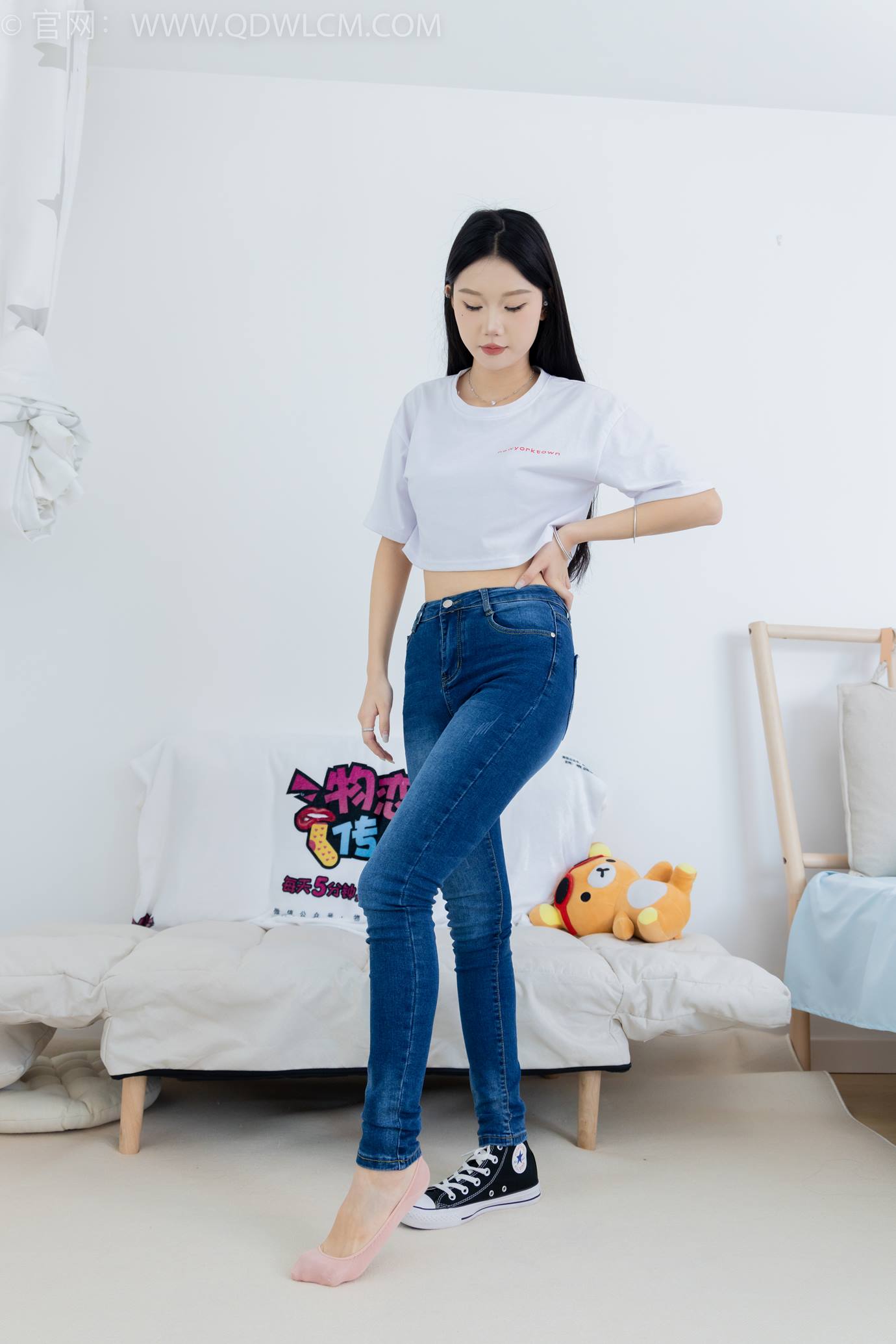 图片[57]-物恋传媒 NO.2293 小竹-匡威帆布鞋、粉色船袜、肚子疼揉肚子剧情[160P] – 速更版-美库