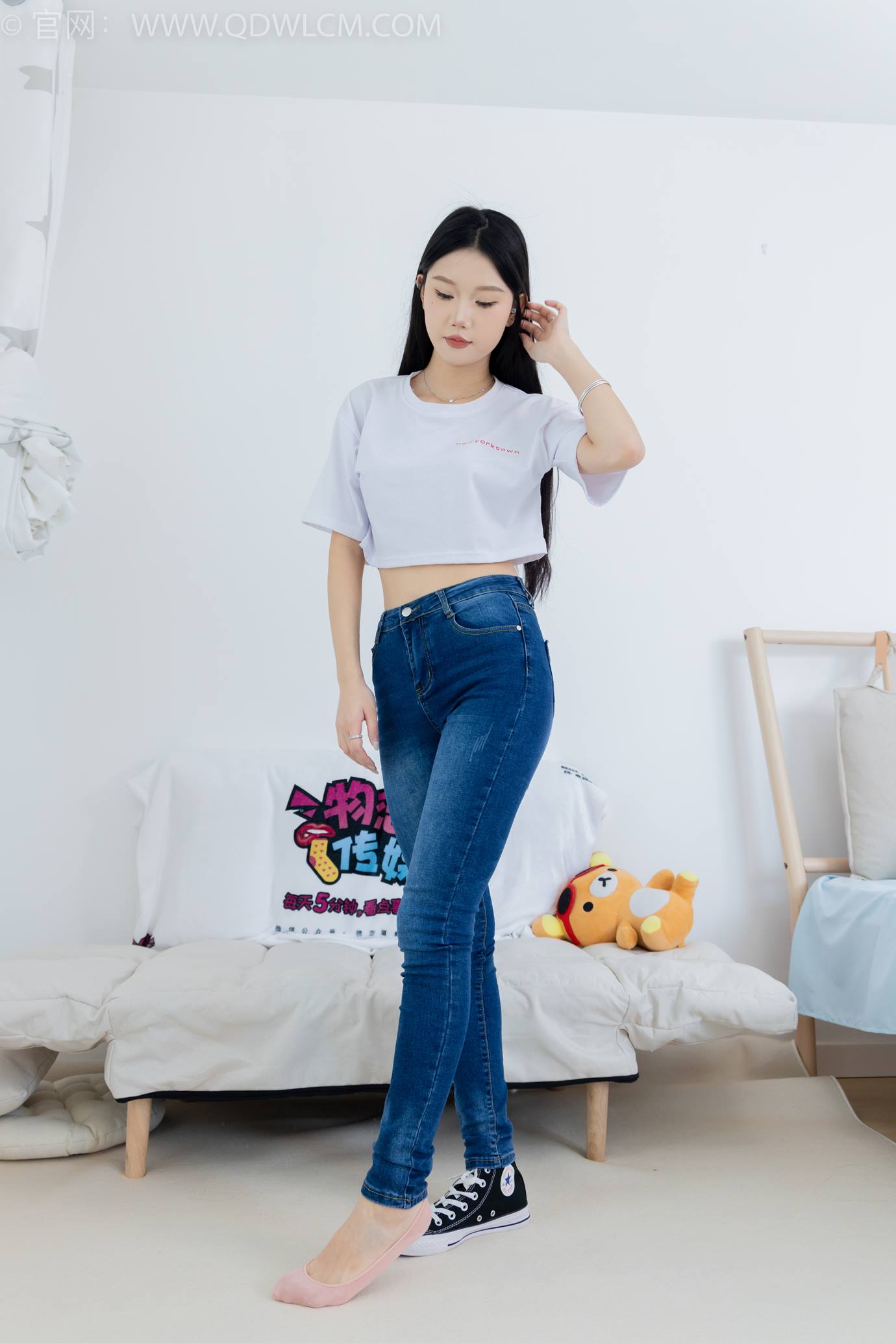 图片[59]-物恋传媒 NO.2293 小竹-匡威帆布鞋、粉色船袜、肚子疼揉肚子剧情[160P] – 速更版-美库