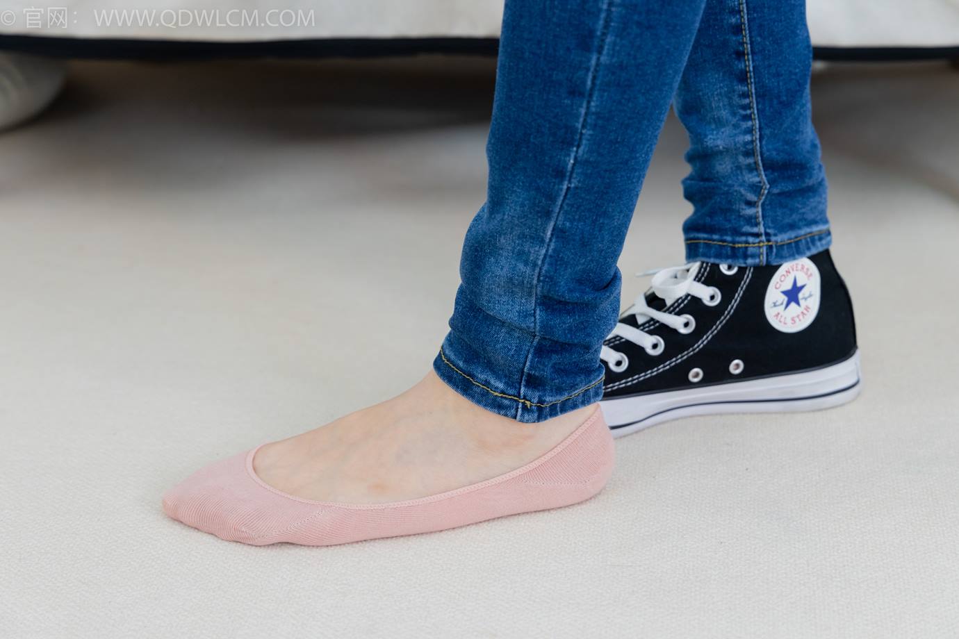 图片[62]-物恋传媒 NO.2293 小竹-匡威帆布鞋、粉色船袜、肚子疼揉肚子剧情[160P] – 速更版-美库