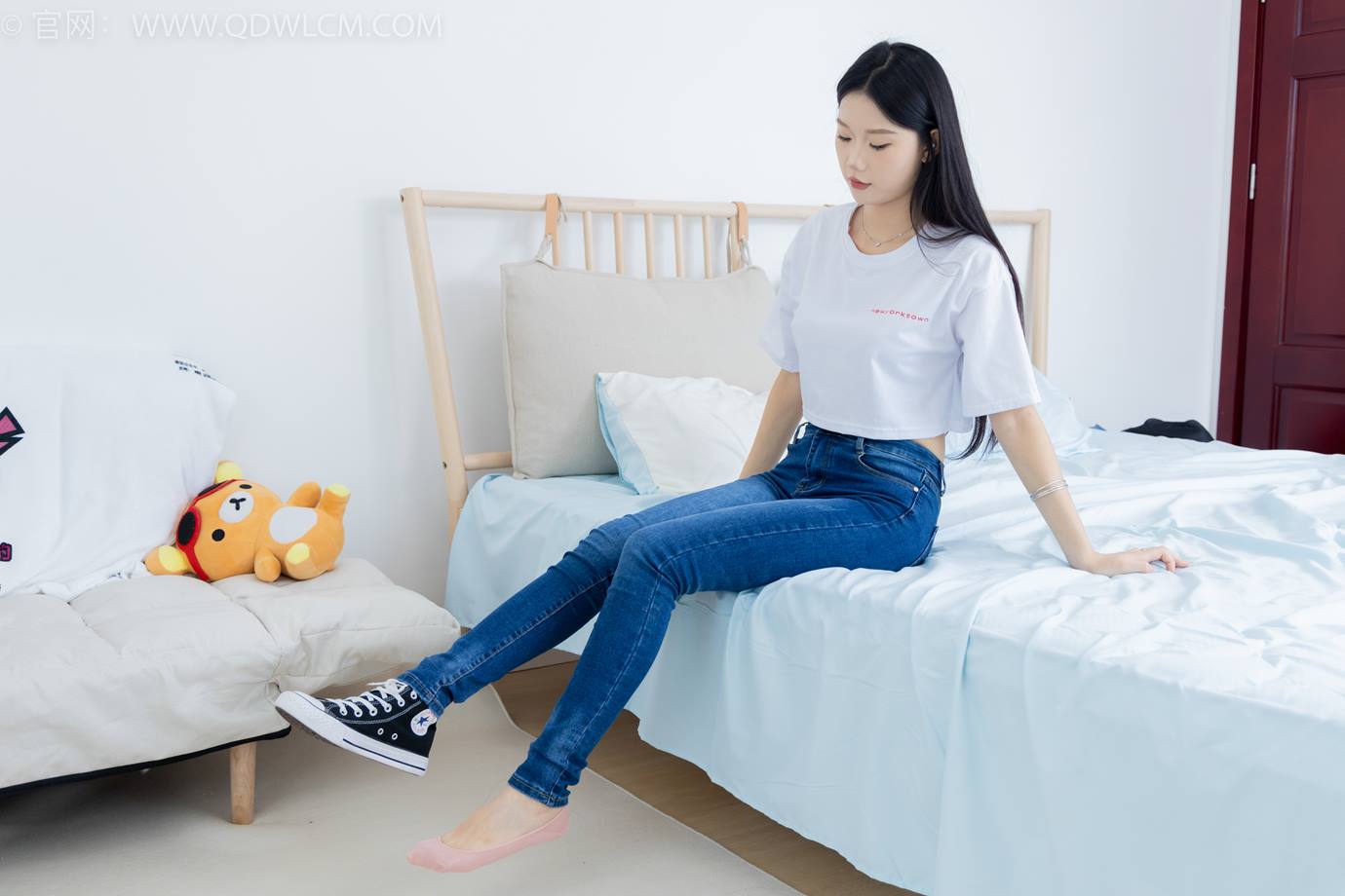 图片[73]-物恋传媒 NO.2293 小竹-匡威帆布鞋、粉色船袜、肚子疼揉肚子剧情[160P] – 速更版-美库