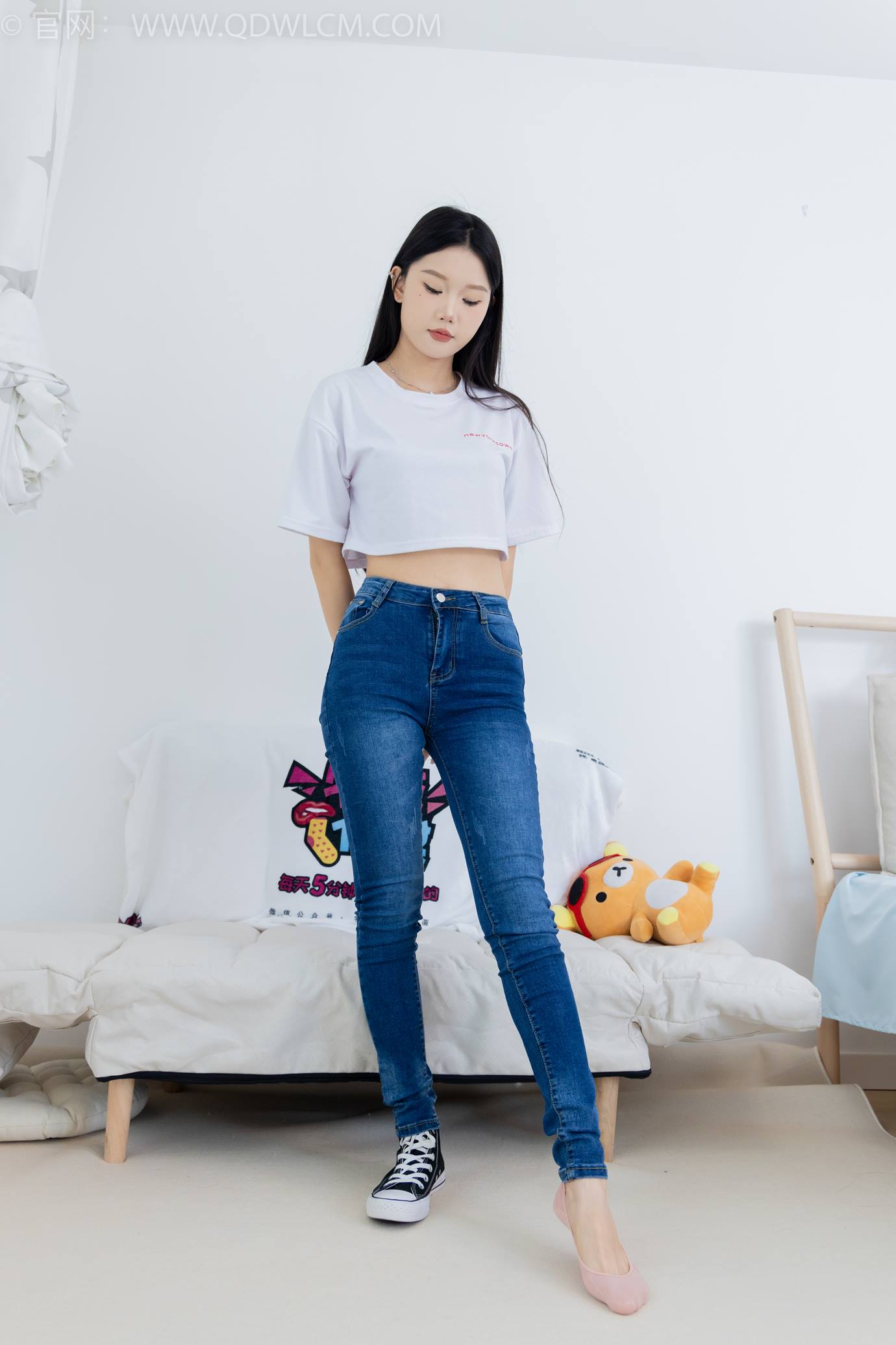 图片[84]-物恋传媒 NO.2293 小竹-匡威帆布鞋、粉色船袜、肚子疼揉肚子剧情[160P] – 速更版-美库