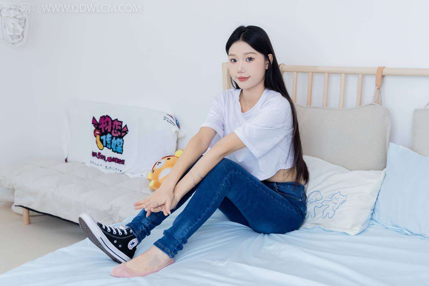 图片[86]-物恋传媒 NO.2293 小竹-匡威帆布鞋、粉色船袜、肚子疼揉肚子剧情[160P] – 速更版-美库