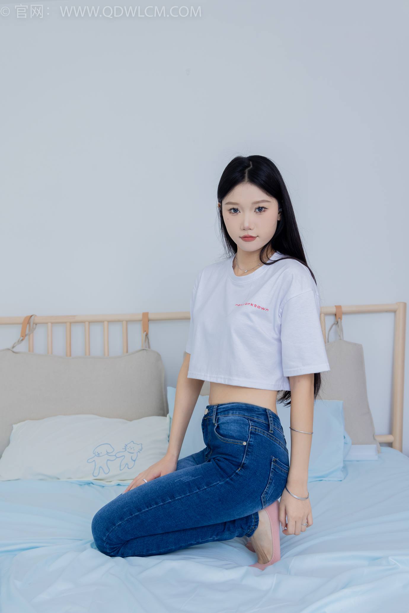 图片[121]-物恋传媒 NO.2293 小竹-匡威帆布鞋、粉色船袜、肚子疼揉肚子剧情[160P] – 速更版-美库