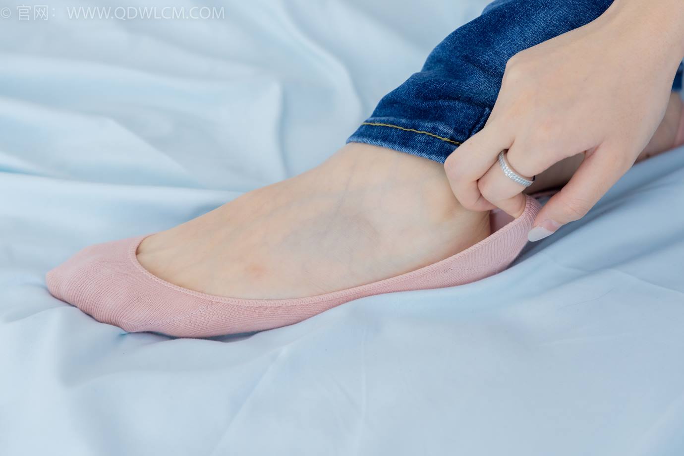 图片[134]-物恋传媒 NO.2293 小竹-匡威帆布鞋、粉色船袜、肚子疼揉肚子剧情[160P] – 速更版-美库