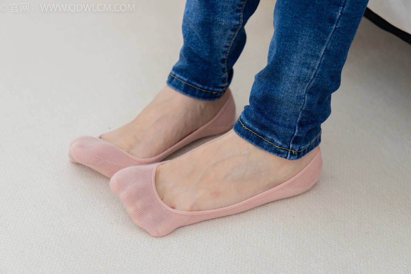 图片[156]-物恋传媒 NO.2293 小竹-匡威帆布鞋、粉色船袜、肚子疼揉肚子剧情[160P] – 速更版-美库