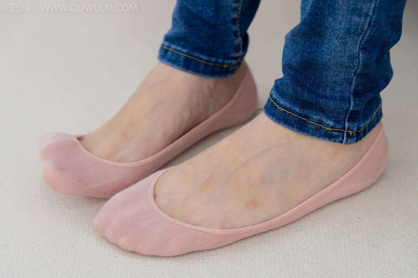 图片[157]-物恋传媒 NO.2293 小竹-匡威帆布鞋、粉色船袜、肚子疼揉肚子剧情[160P] – 速更版-美库