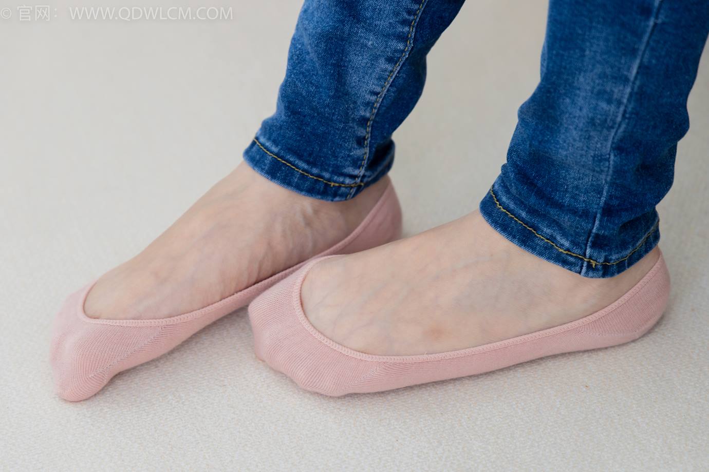 图片[158]-物恋传媒 NO.2293 小竹-匡威帆布鞋、粉色船袜、肚子疼揉肚子剧情[160P] – 速更版-美库