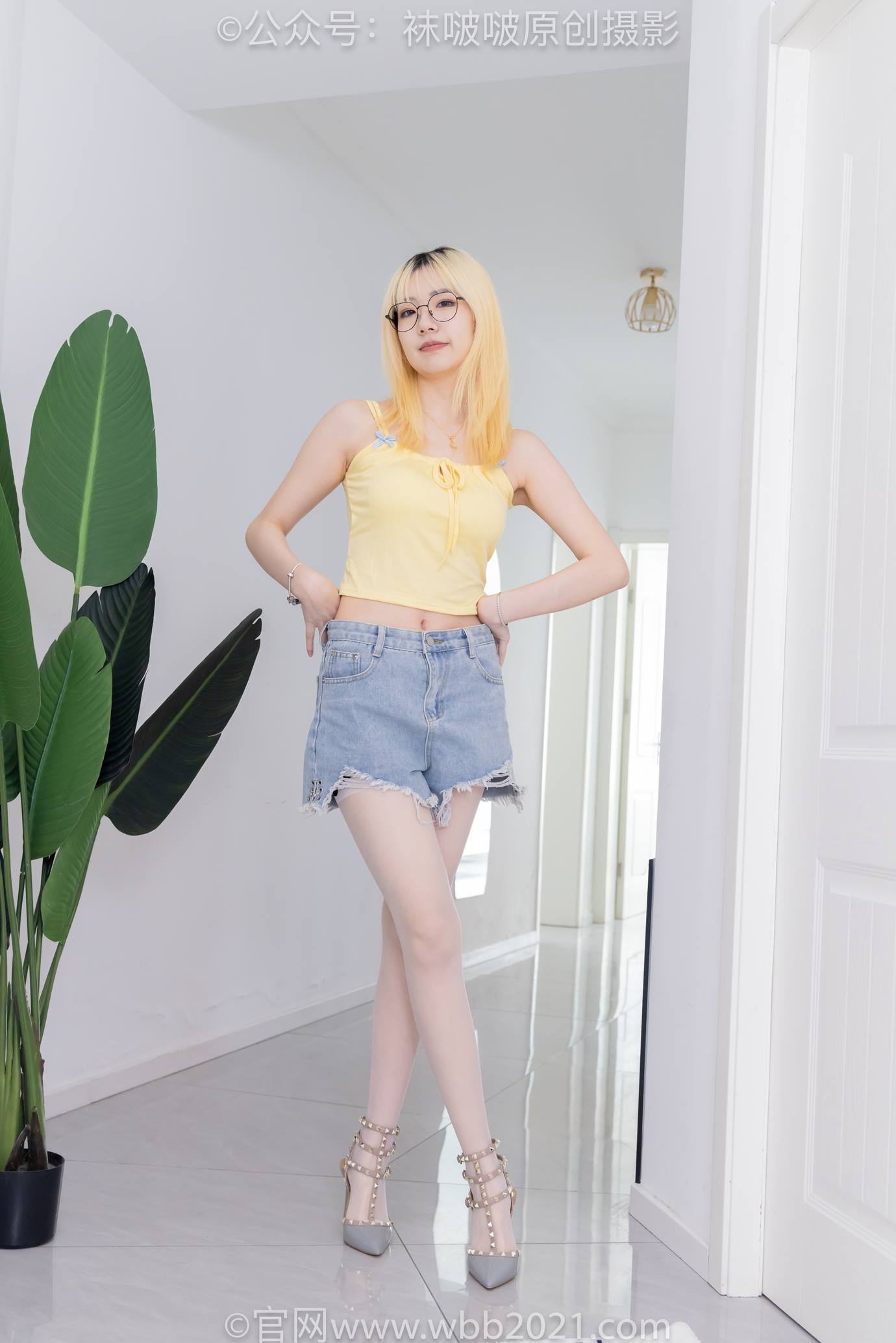 图片[97]-[BoBoSocks袜啵啵]NO.522 小甜豆-板鞋、高跟鞋、薄黑丝、薄白丝、裸足[112P] – 速更版-美库