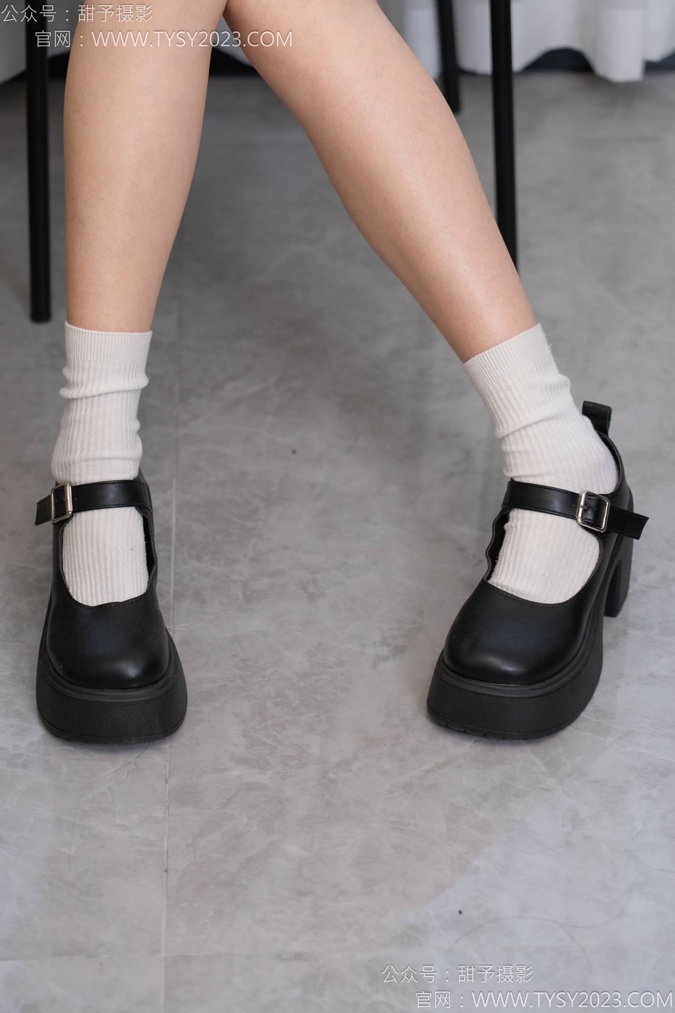 图片[15]-甜予摄影 NO.127 丹丹-皮鞋、白棉袜、裸足[145P] – 速更版-美库