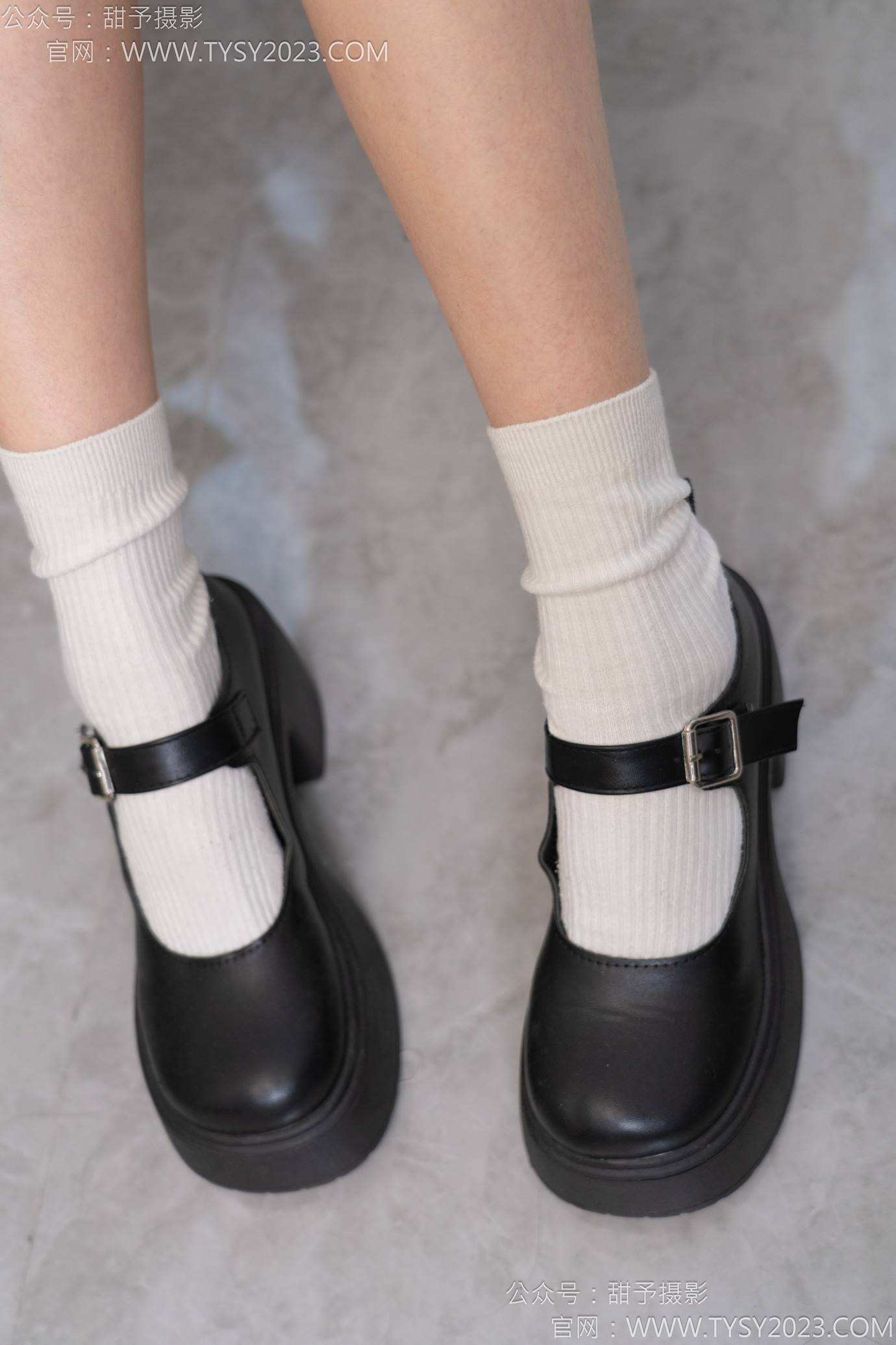 图片[31]-甜予摄影 NO.127 丹丹-皮鞋、白棉袜、裸足[145P] – 速更版-美库
