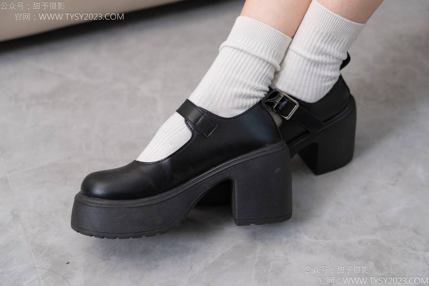 图片[39]-甜予摄影 NO.127 丹丹-皮鞋、白棉袜、裸足[145P] – 速更版-美库