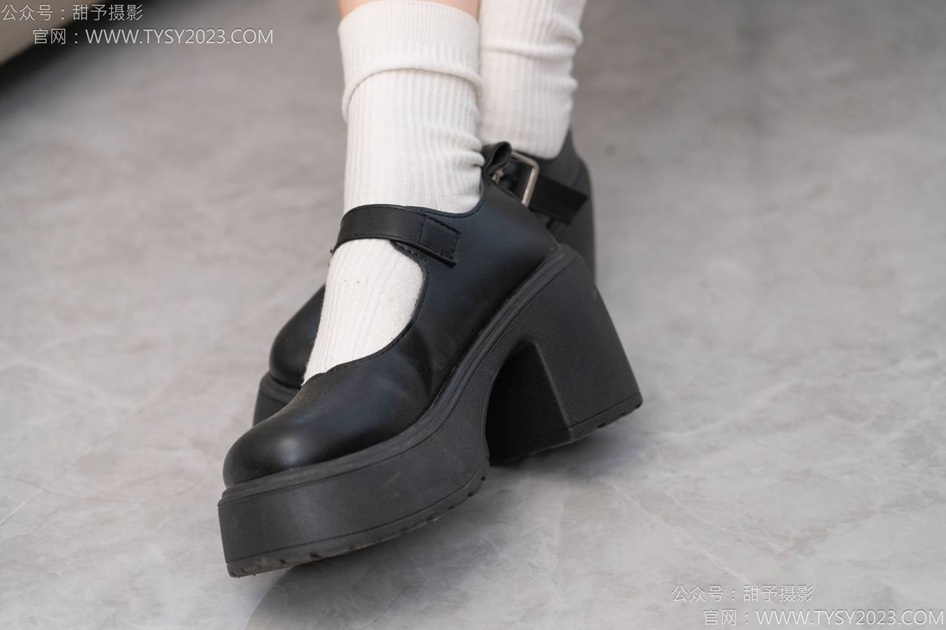 图片[42]-甜予摄影 NO.127 丹丹-皮鞋、白棉袜、裸足[145P] – 速更版-美库
