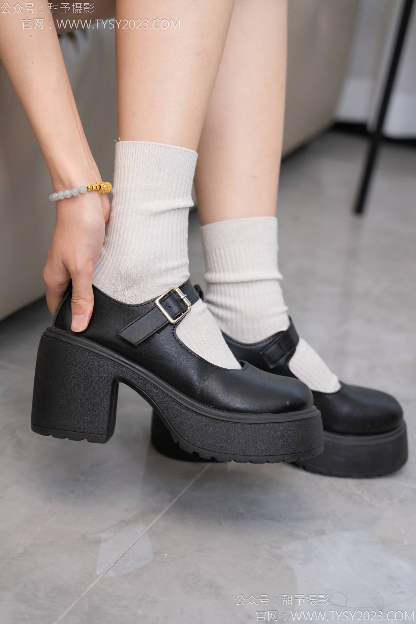 图片[48]-甜予摄影 NO.127 丹丹-皮鞋、白棉袜、裸足[145P] – 速更版-美库