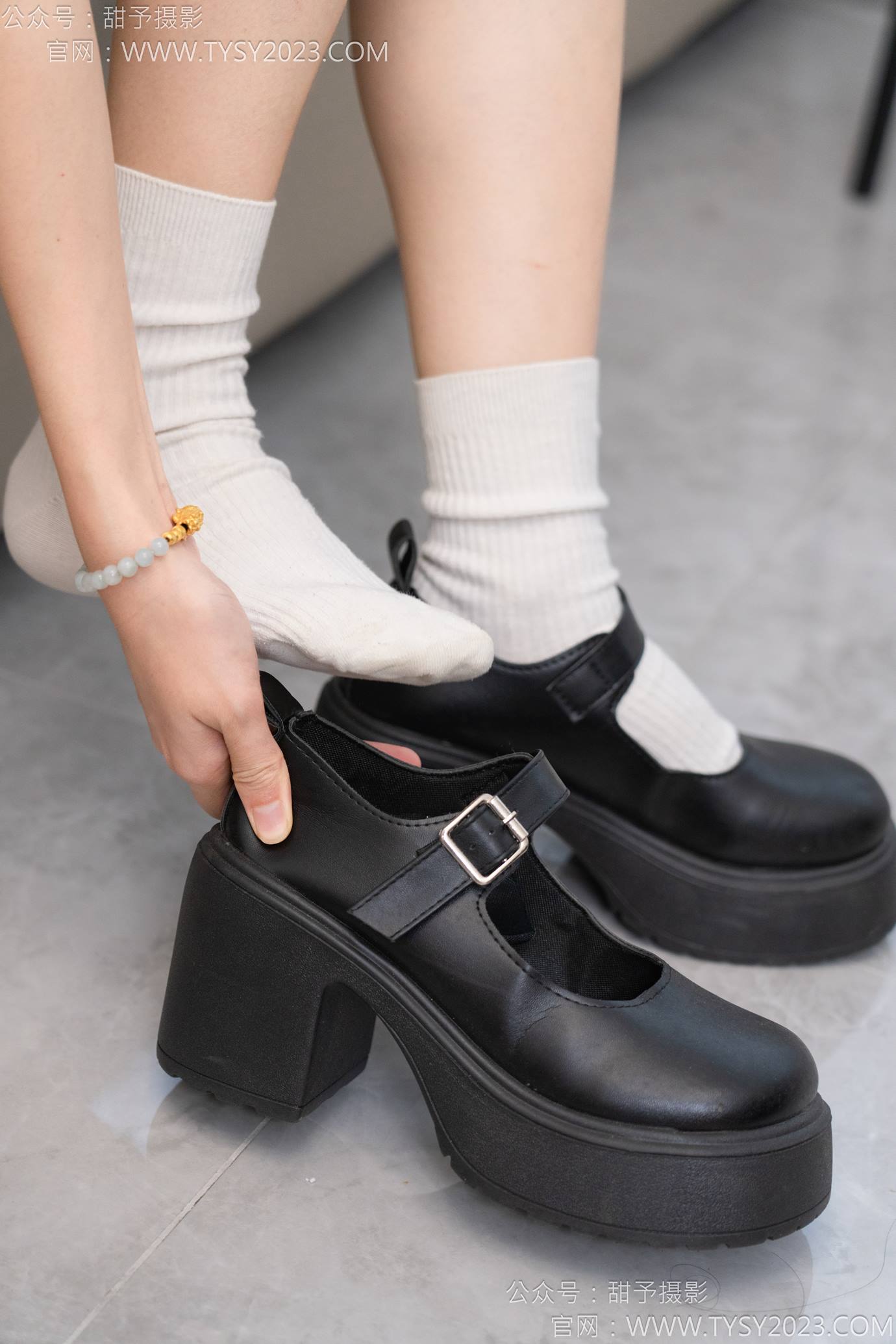 图片[49]-甜予摄影 NO.127 丹丹-皮鞋、白棉袜、裸足[145P] – 速更版-美库