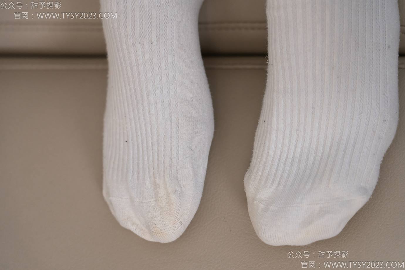 图片[71]-甜予摄影 NO.127 丹丹-皮鞋、白棉袜、裸足[145P] – 速更版-美库