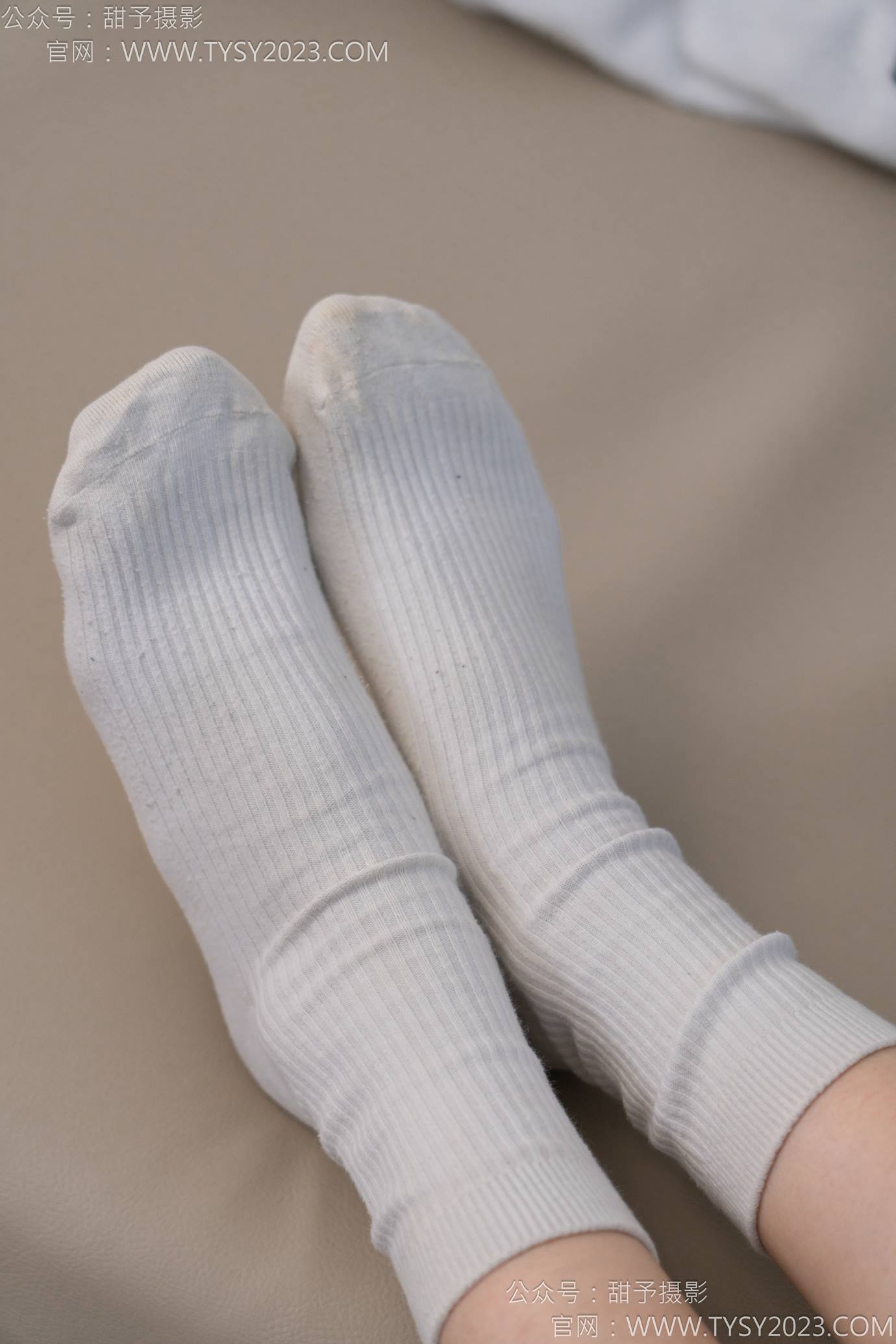 图片[87]-甜予摄影 NO.127 丹丹-皮鞋、白棉袜、裸足[145P] – 速更版-美库